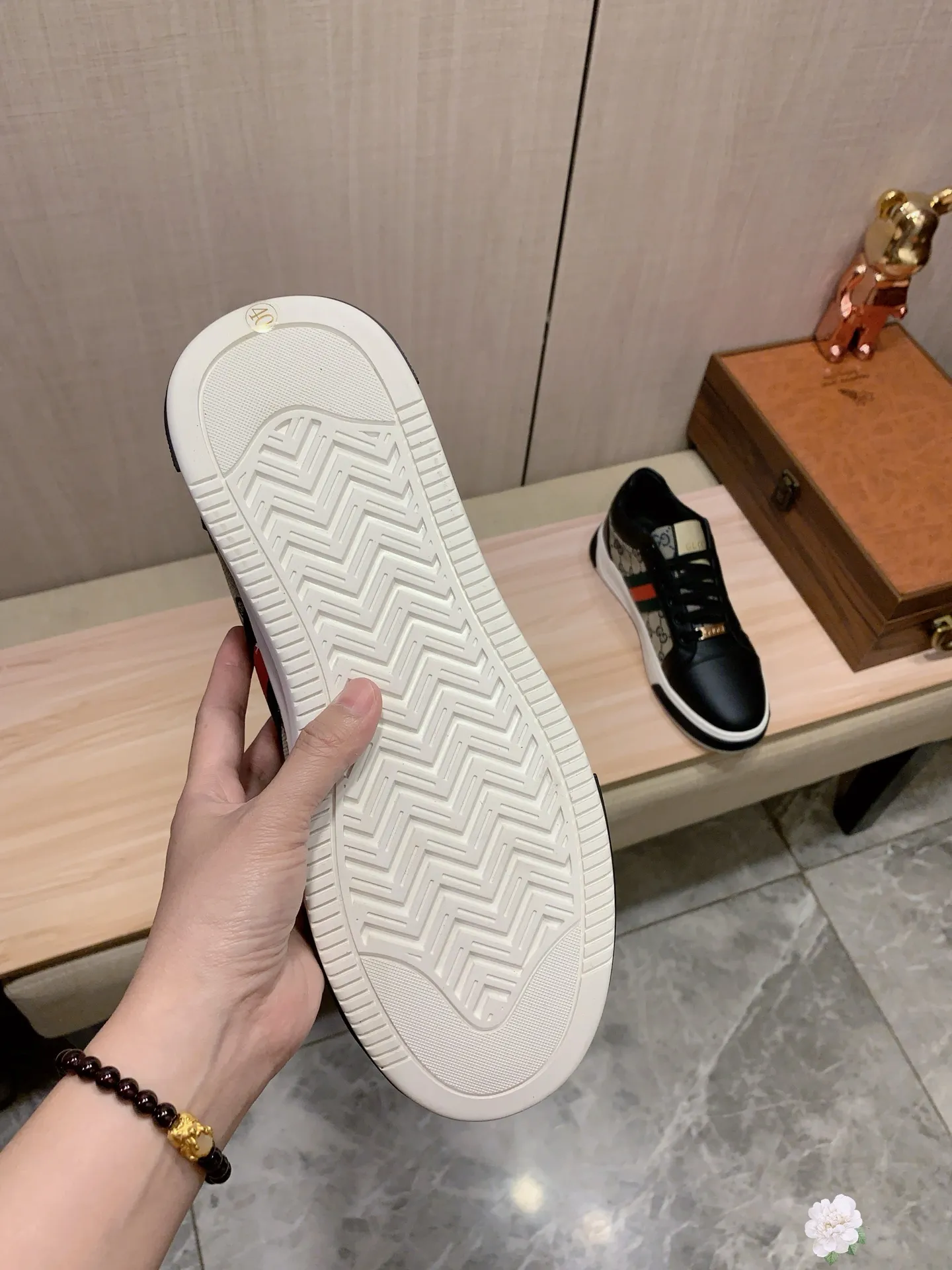 Men's Men's Shoes💰420💰💰🎩🎩[Lightning][Lightning] "Gucci*" The latest and most popular casual shoes, top brand [seduce] luxury ~ purchasing agency, top ~ quality. [Strong] The upper is made of imported breathable cowhide with material ➕ breathable sheepskin feet (•) and fine workmanship. The original stylish and stylish soft rubber wear-resistant and non-slip outsole is light and comfortable on the feet. The real thing looks better when photographed in person. 0099: code: 38-44, 2️⃣ colors selected
